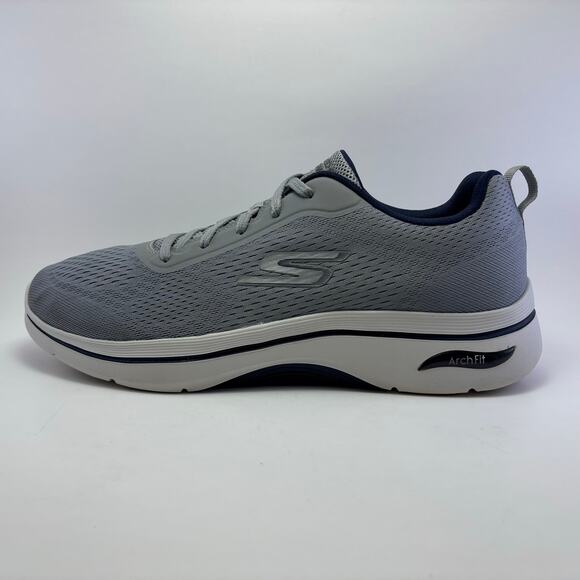 SKECHERS \
